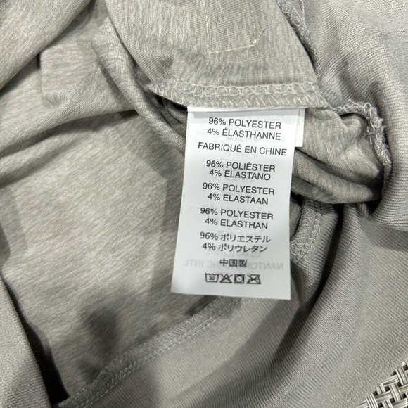 Vuori NWOT Halo Performane Crewneck Sweatshirt - Picture 8 of 8